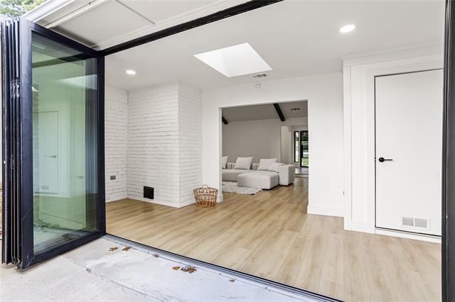 Building Photo - 1513 Carriage Ln