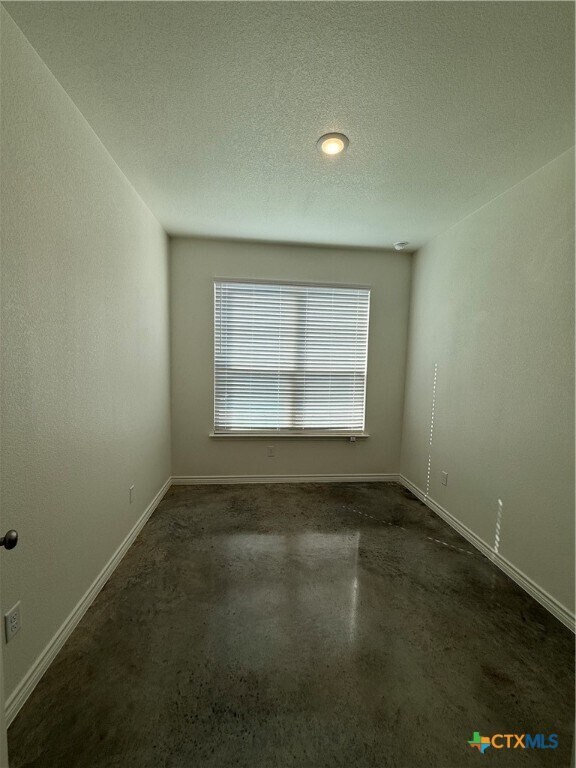 Building Photo - 9200 Prickly Ash Dr