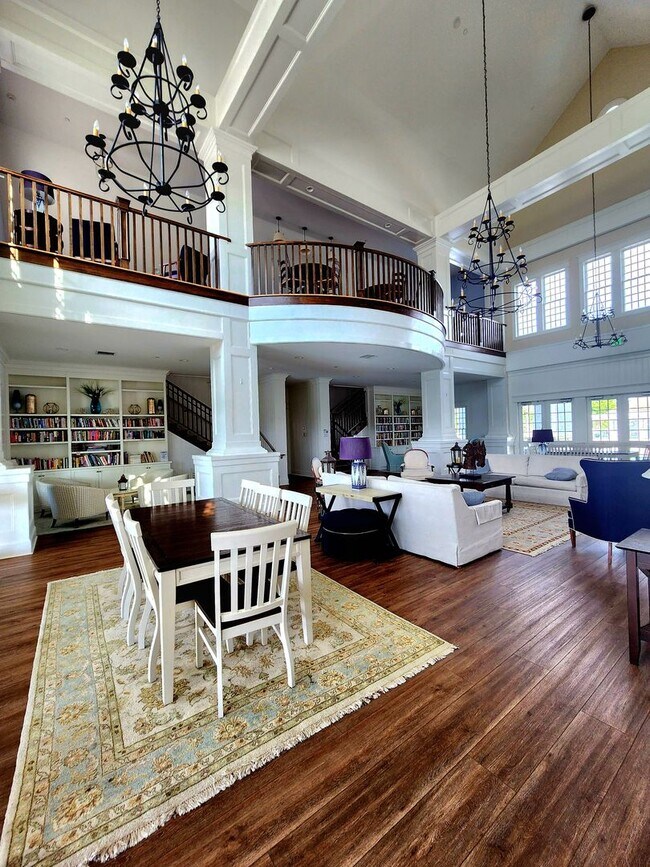 Building Photo - Home Available in Summerhouse on Everett Bay! Showings Coming Soon.