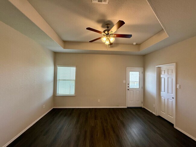 Building Photo - 3 Bedroom, 2 Bathroom Duplex in Converse!