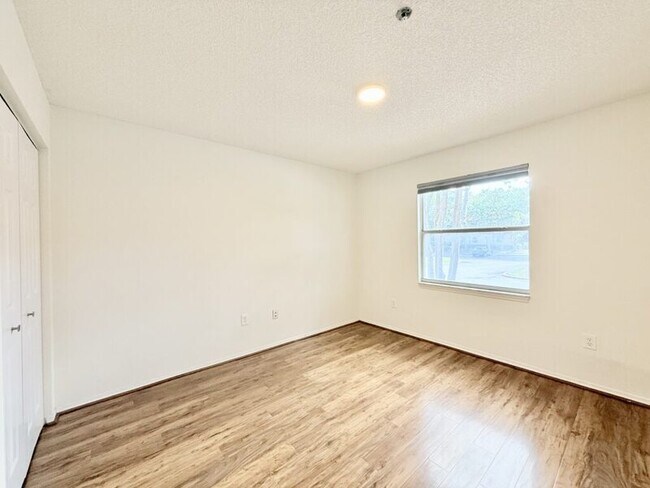 Building Photo - 2400 Feather Sound Dr