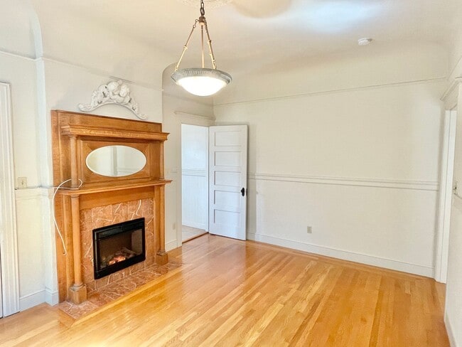 Building Photo - Spacious Studio in the heart of Pacific Heights!  Bonus room!  Laundry! PROGRESSIVE