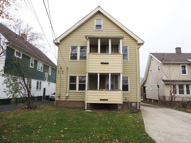 Building Photo - 3585 Chelton Rd