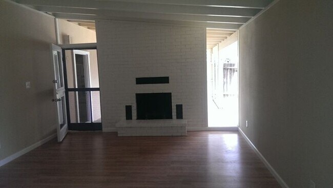 Building Photo - 780 Casselman Dr.