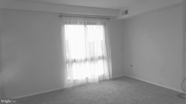 Building Photo - 7600 Roosevelt Blvd