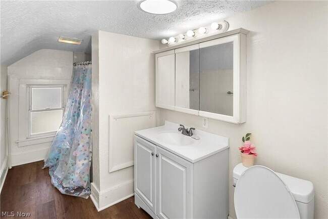 Building Photo - 505 Brown St