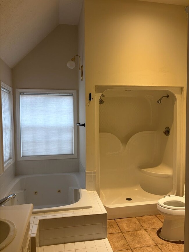 Building Photo - 2 story 3 bed/ 2.5 bath home