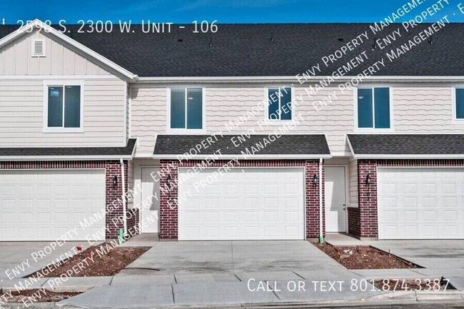 Primary Photo - Beautiful 3 Bed, 2.5 Bath Town Home Locate...