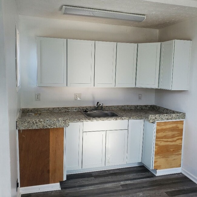 Building Photo - 1BDRM APARTMENT FOR RENT