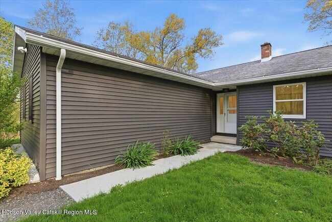 Building Photo - 5265 NY-9G