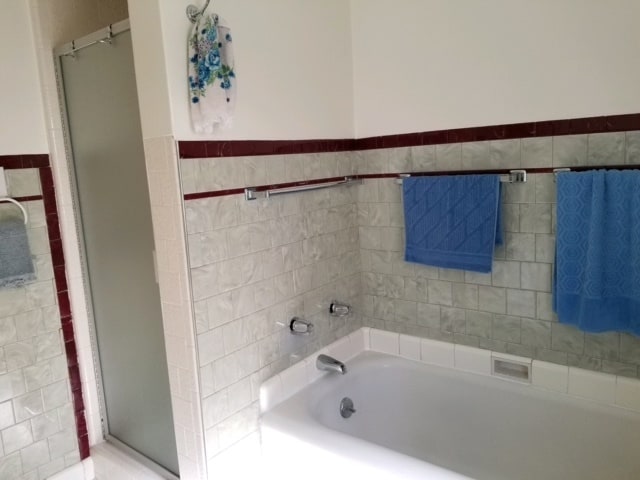 Bath - 634 N Naomi St