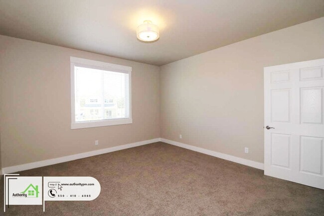 Building Photo - 6677 Bandito Dr
