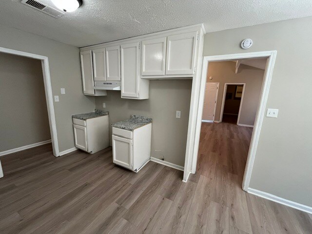 Building Photo - 5255 Greenwood Ter