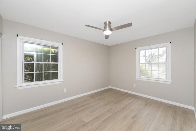 Building Photo - 2 S Sunset Rd