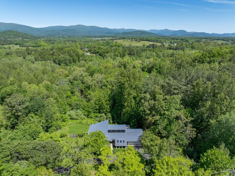 Building Photo - 4047 Amicus Rd