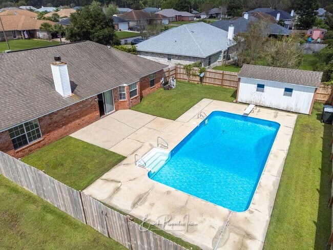 Building Photo - 2100 Blue Wind Dr