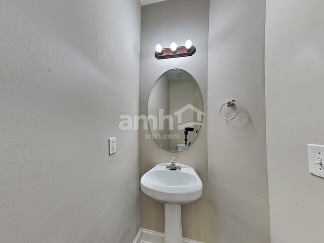 Building Photo - 5203 Catrina Way