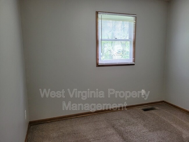 Building Photo - 156 Cardinal Wy