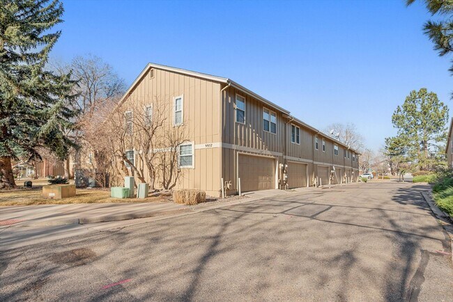 Building Photo - 3BR Townhome | Finished Basement | 2-Car Garage | Pool, Tennis & Pickleball