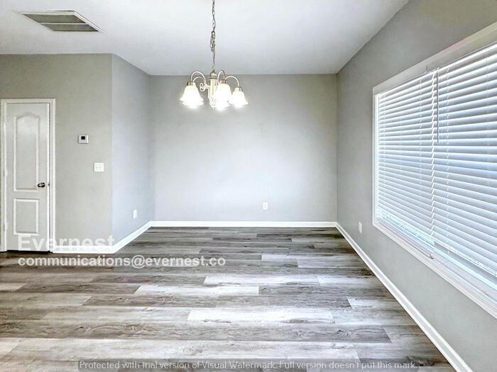 Building Photo - 8609 Thomas Ln