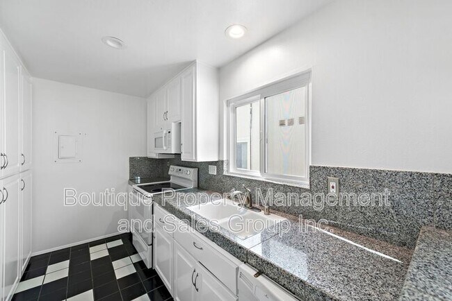 Building Photo - FRONT UNIT-1707 W BALBOA