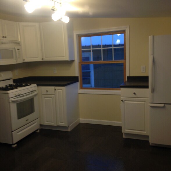 Building Photo - 47 Thibault Pky