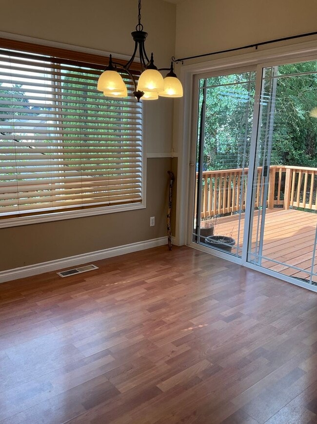 Building Photo - Beautiful House in Desirable South Gateway...