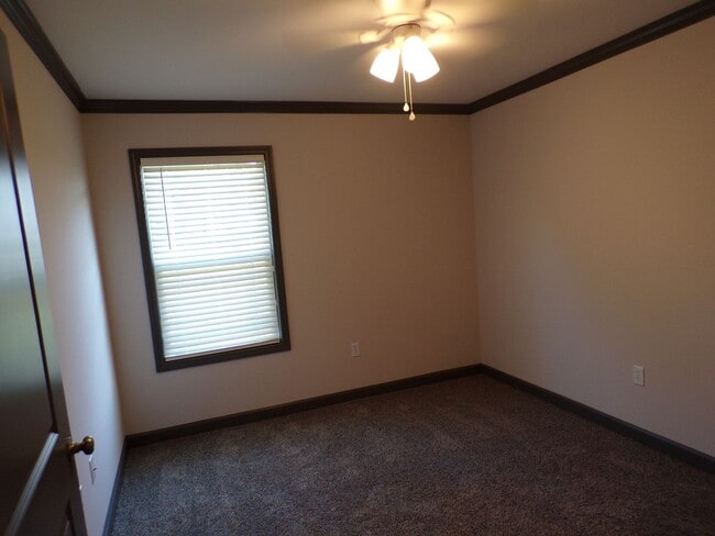Building Photo - Shady Oak Apartments, Lowe Drive, Enterpri...