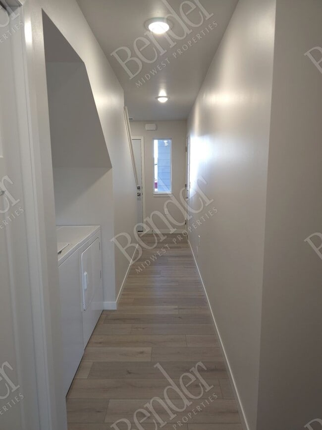 Building Photo - Brand New 2 Bed 2 Bath Townhome - 3 Months Free!