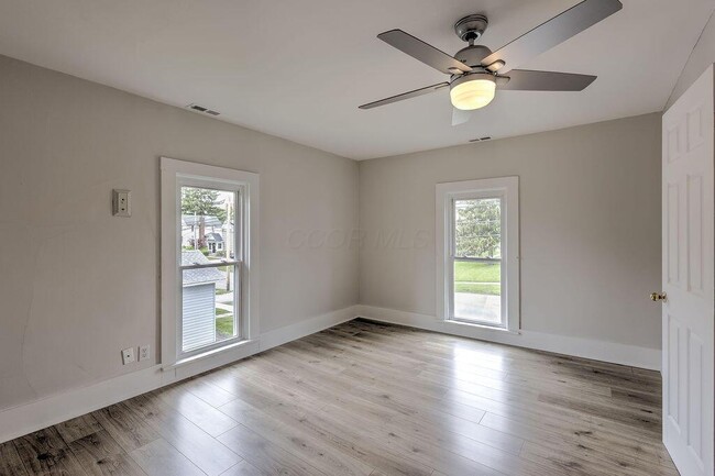 Building Photo - 291 S Main St