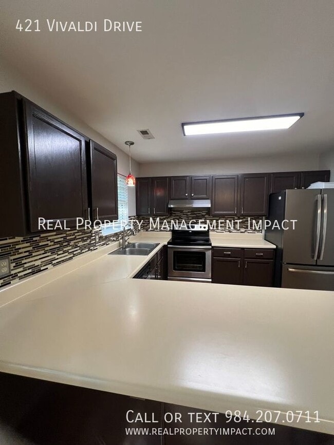 Building Photo - 421 Vivaldi Dr