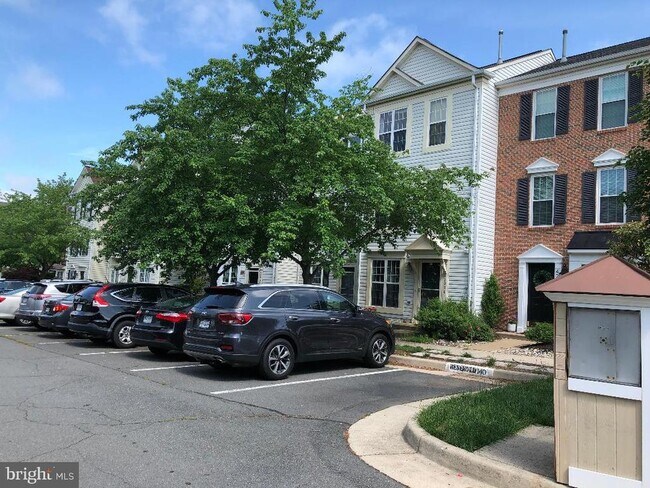 Building Photo - 42994 Beachall St