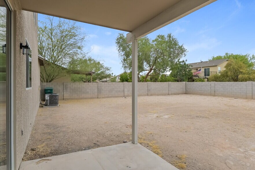Building Photo - 4901 W Calle Don Alfonso