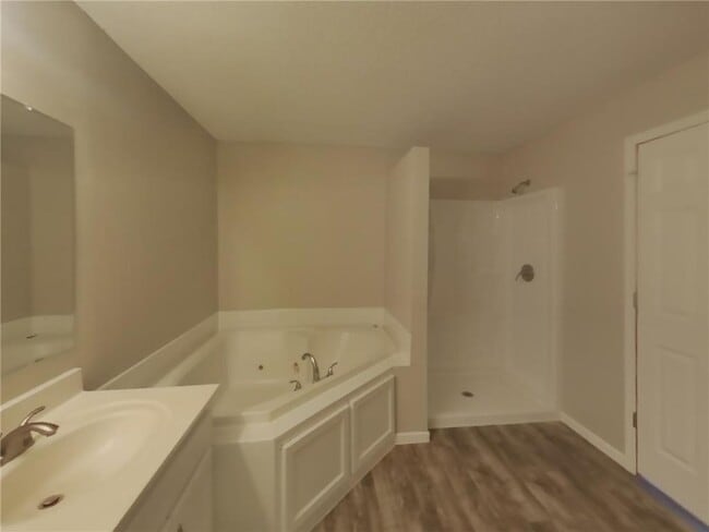 Building Photo - 2739 Zumbrota Cir NE