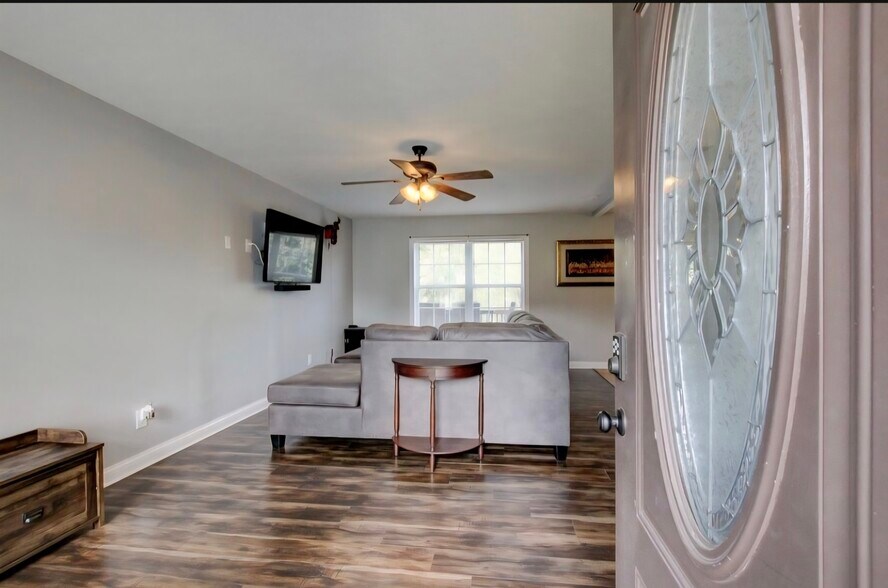 Building Photo - 1321 Allmon Dr