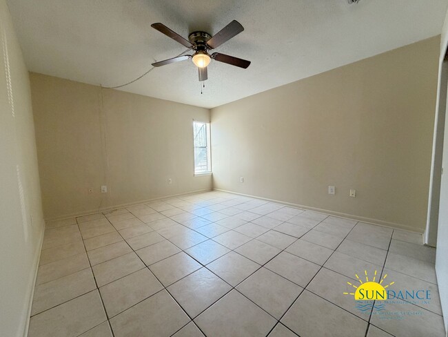 Building Photo - Cozy 2 Bedroom Condo in Spanish Villas!