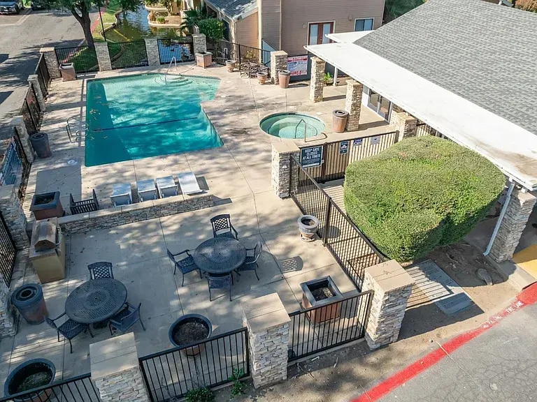 Building Photo - 7675 N 1st St