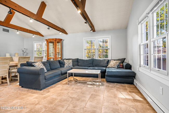 Building Photo - 72 Whalepond Rd