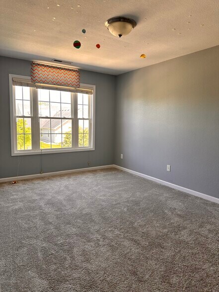 Building Photo - 2305 Blanche Ln