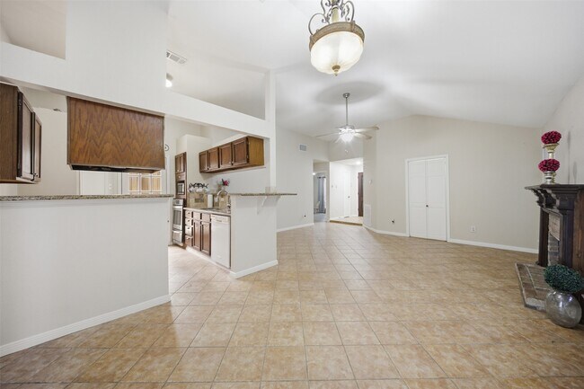 Building Photo - 7518 Alcomita Dr