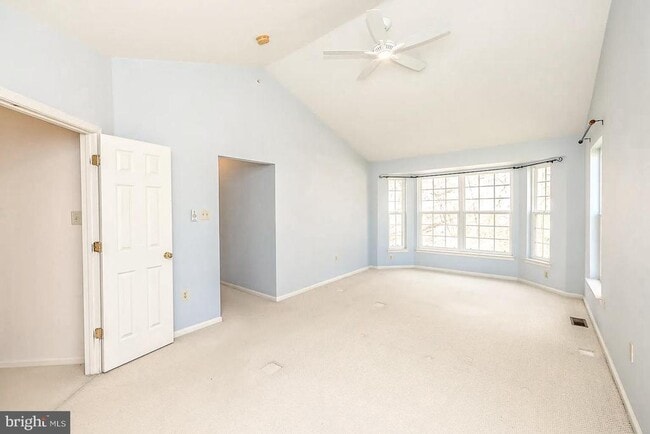 Building Photo - 171 Madison Way