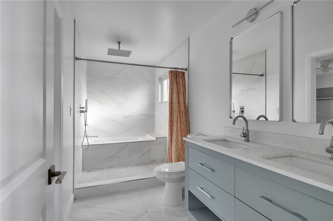 Building Photo - 2032 W 171st St