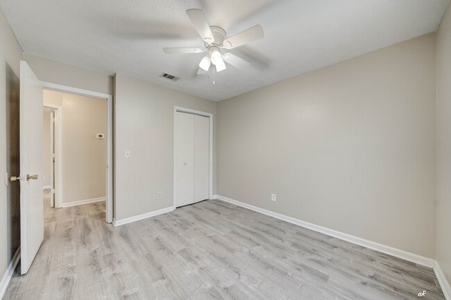 Building Photo - 3722 Burnham Way