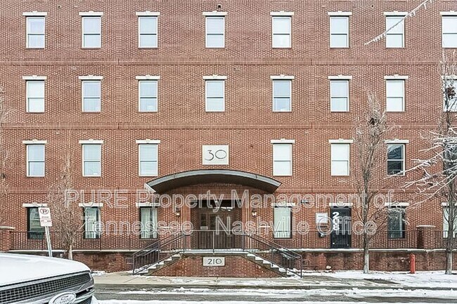 Building Photo - 210 30th Ave N