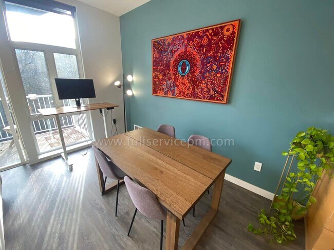 Building Photo - Stylish Capitol Hill Loft Condo w/ Floor-to-Ceiling Windows, Gas Fireplace