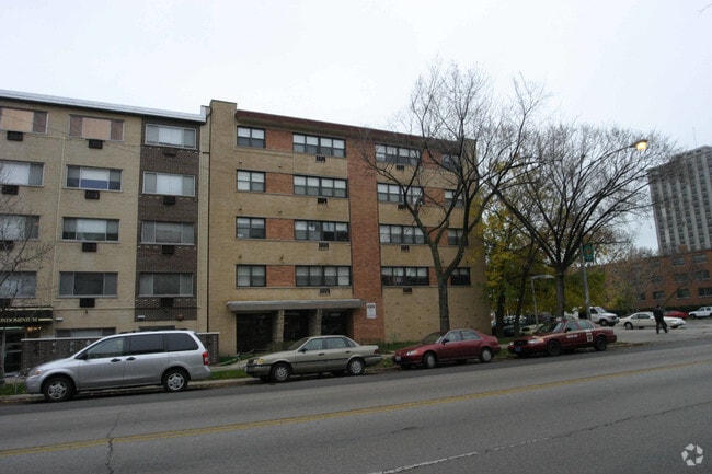 Building Photo - Matanic Apartments