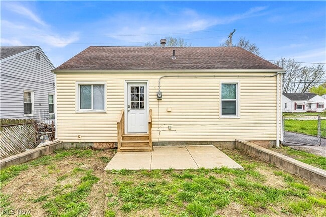 Building Photo - 12804 Kirton Ave