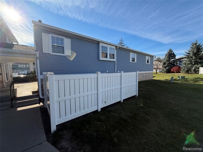 Building Photo - 20923 W Glen Haven Cir