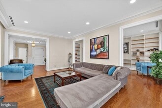 Building Photo - 1300 Army Navy Dr