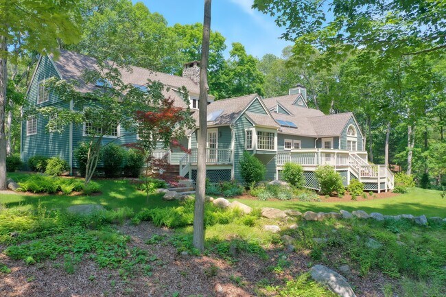 Building Photo - 13 Huckleberry Hill Rd